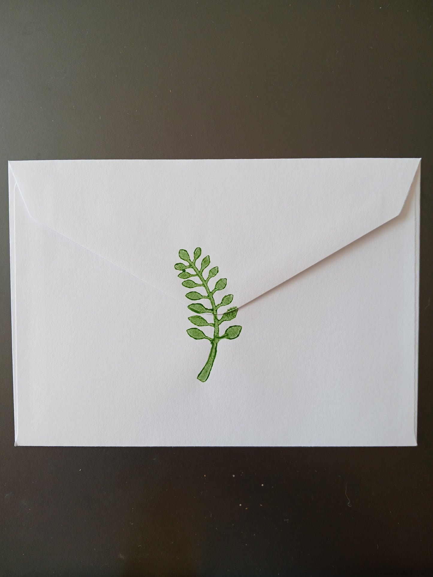 Indian Curved Leaf in Green on white notelet