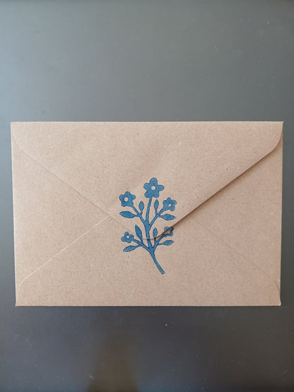 Flower Bunch in Blue on brown notelet
