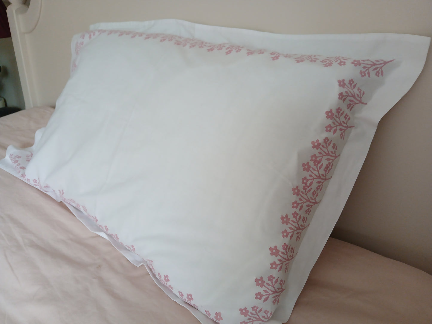 Flower Bunch in Rose on white Oxford pillowcases