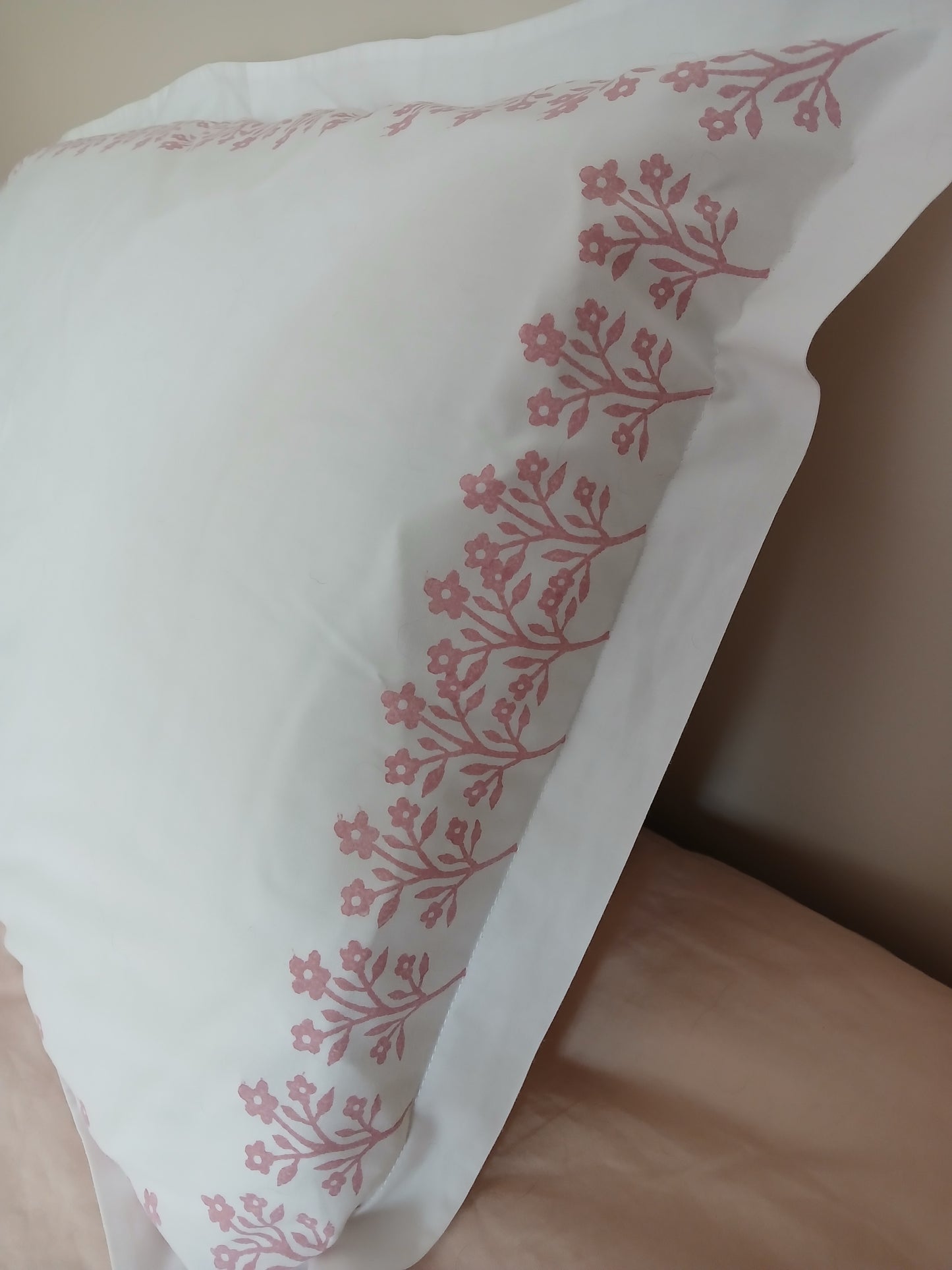 Flower Bunch in Rose on white Oxford pillowcases
