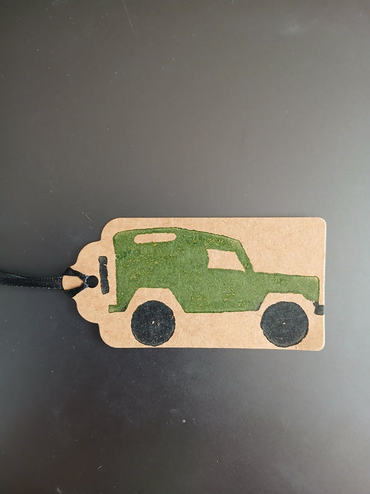 Landrover in Green & Black on oblong brown gift tag with ribbon