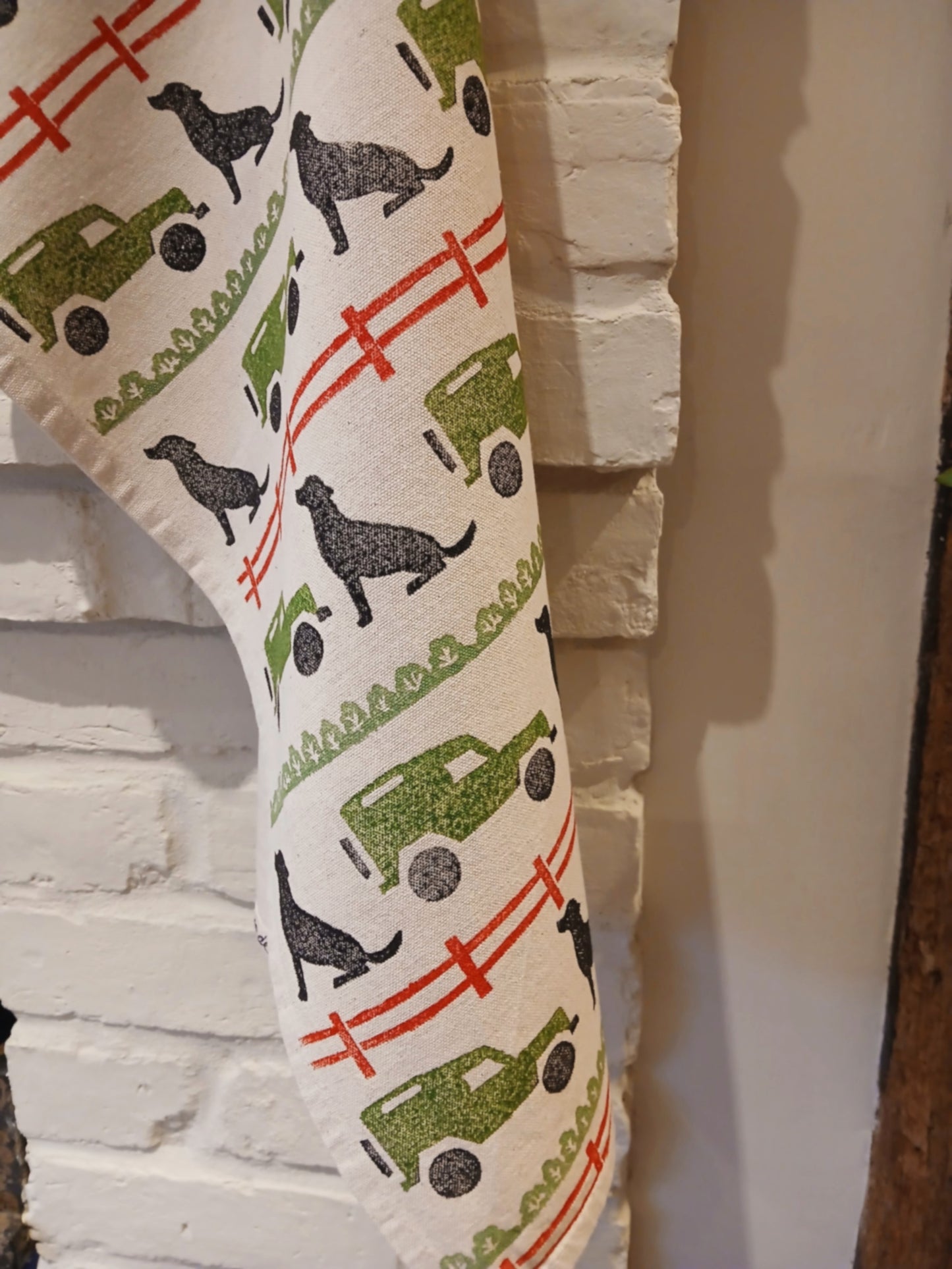 Labrador & Landrovers on cotton teatowel